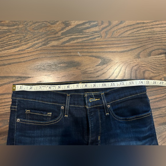 NWOT Levi 314 Shaping Straight Jeans - Picture 4 of 6